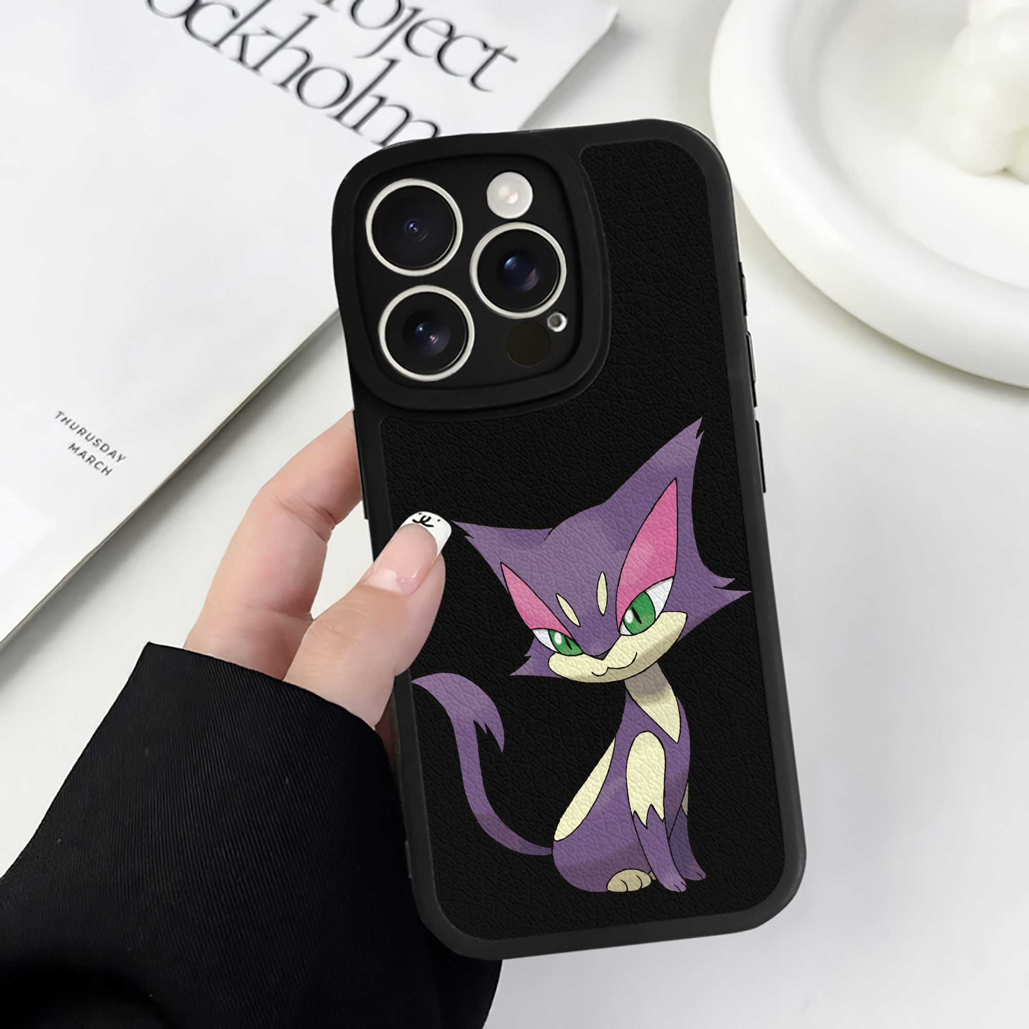 （画像用） ポケットモンスター Pokémon 【iPhone 16シリーズ対応】シリコンスマホケース（レザー調） 材質：シリコン